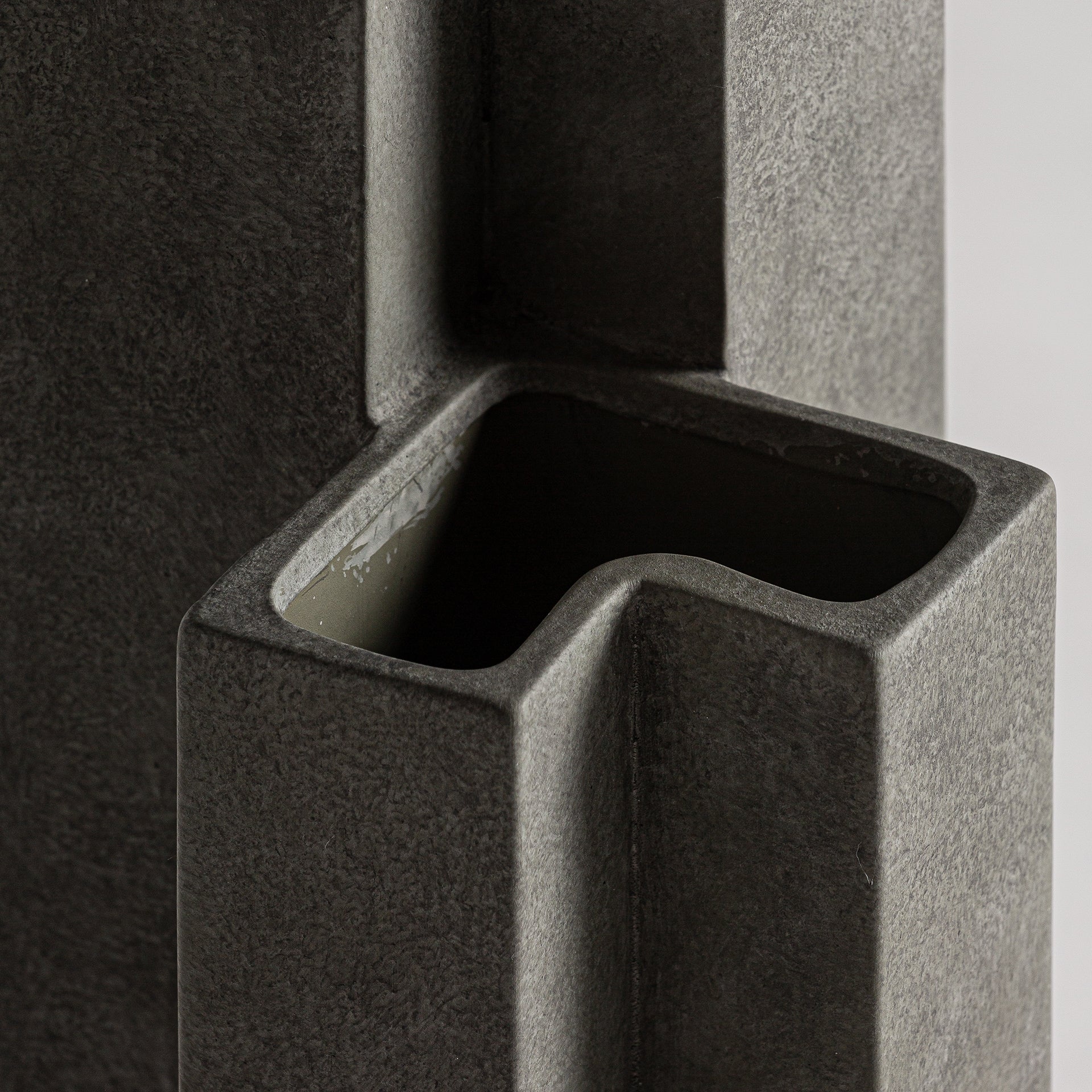 KEDHA VASE